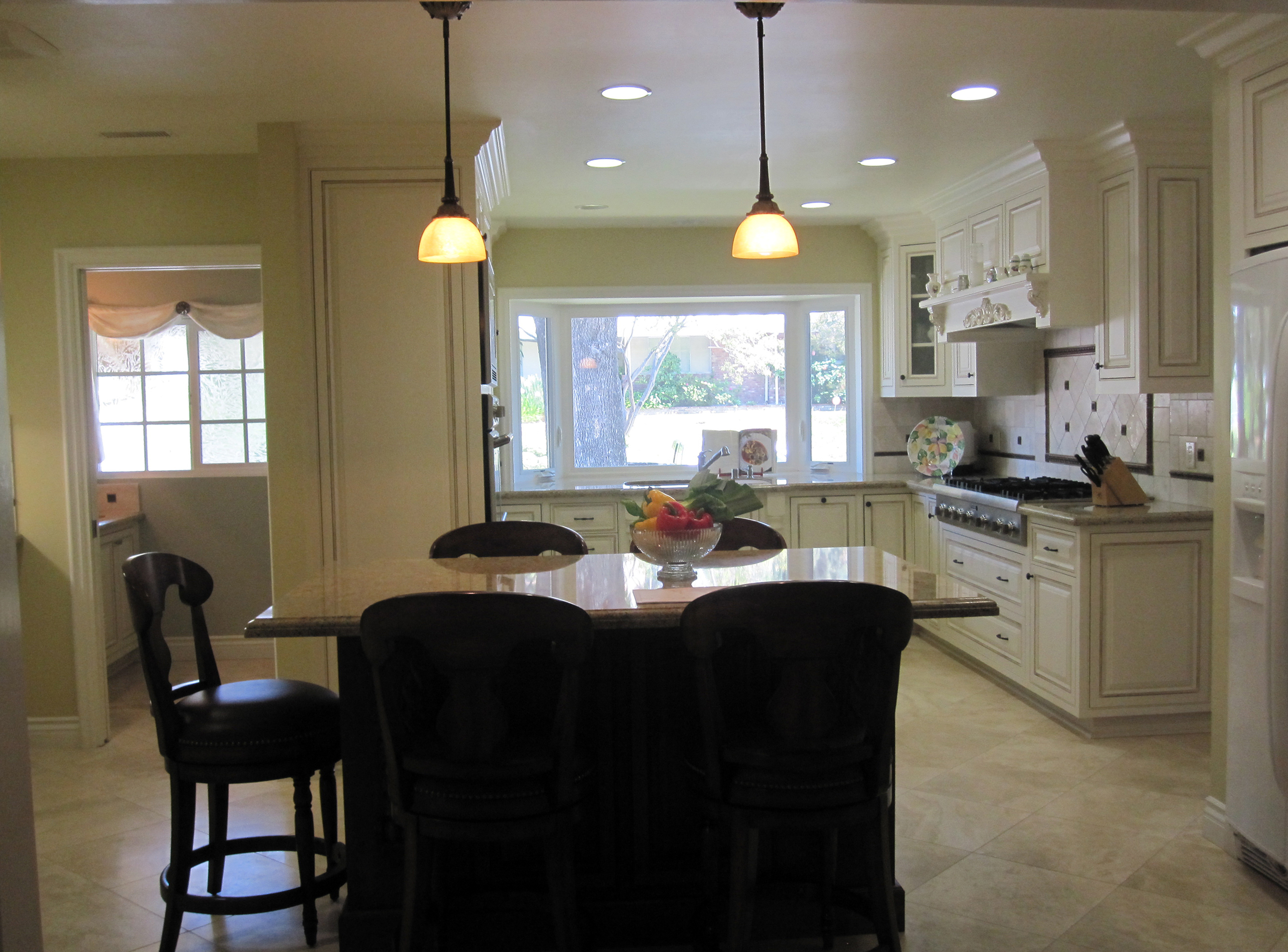 Tarzana Kitchen by Genoveve Serge Interior Design